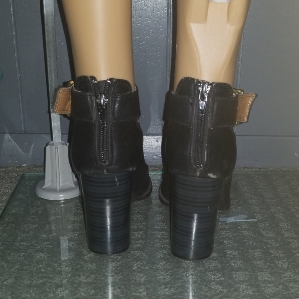 Shoes - Picture 2 of 3